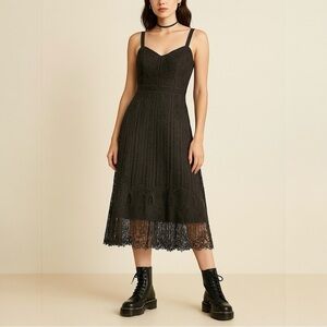 BETSEY JOHNSON New York Vintage 90s Y2K Crochet Lace Midi Dress